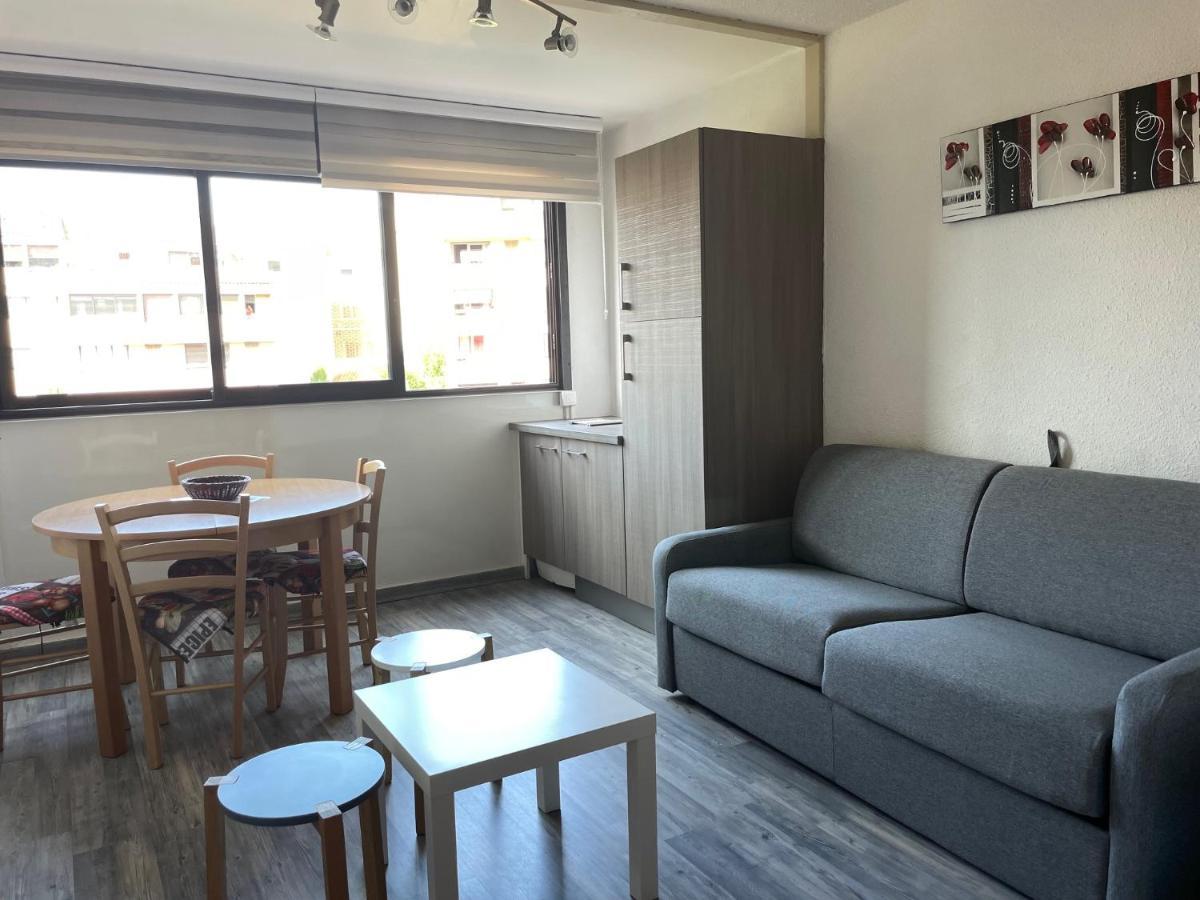 Апартаменты Frejus, Dans Avec Piscine *
